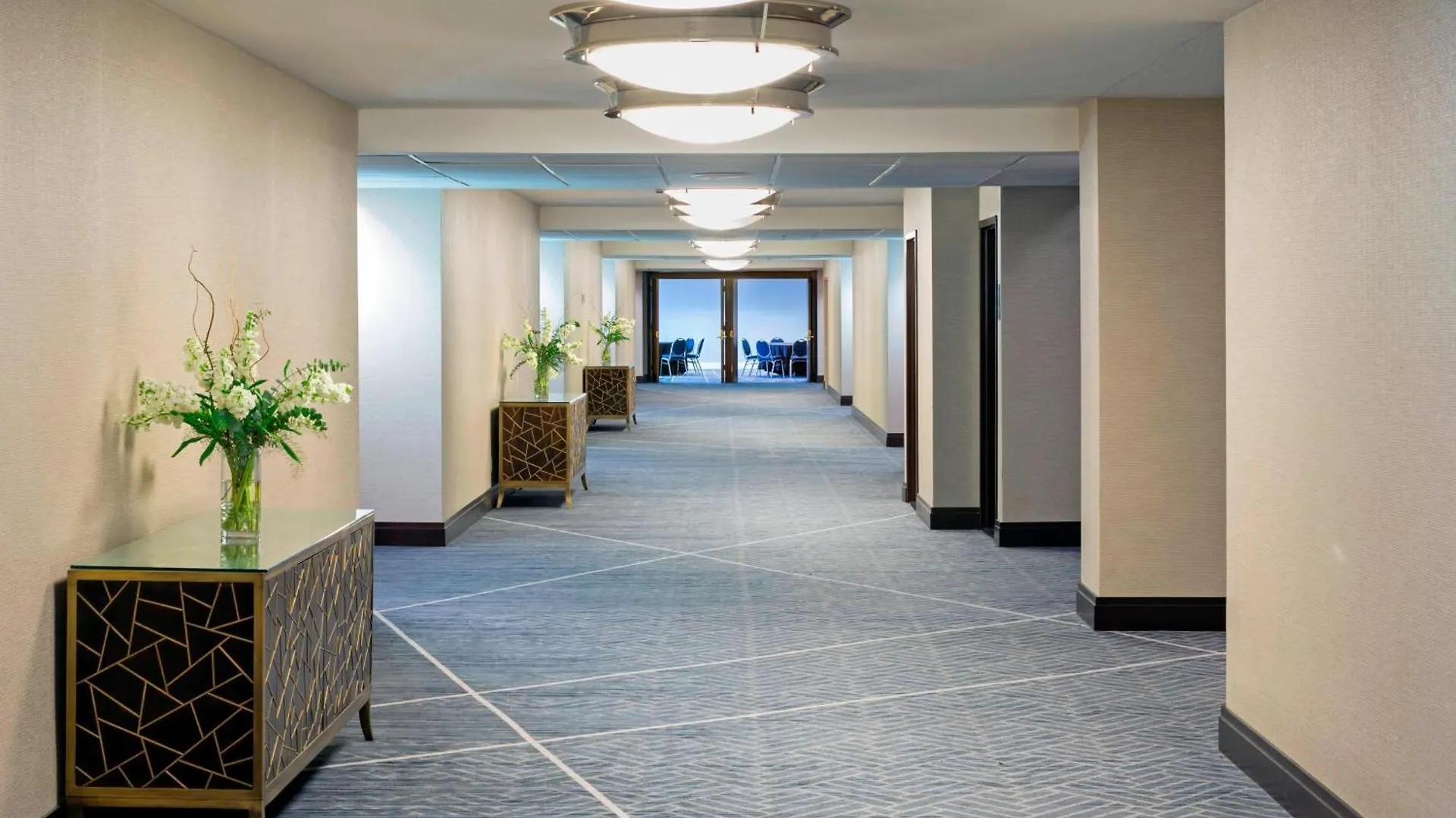 Sheraton Norfolk Waterside Hotel