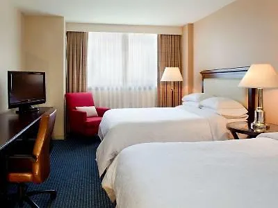 Sheraton Norfolk Waterside Hotel