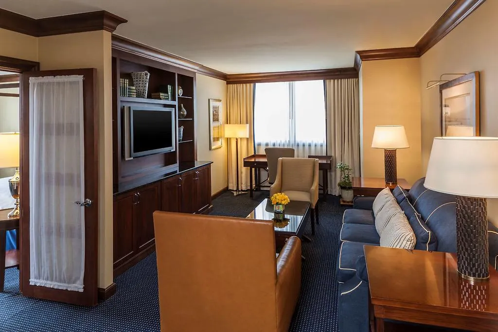 Sheraton Norfolk Waterside Hotel