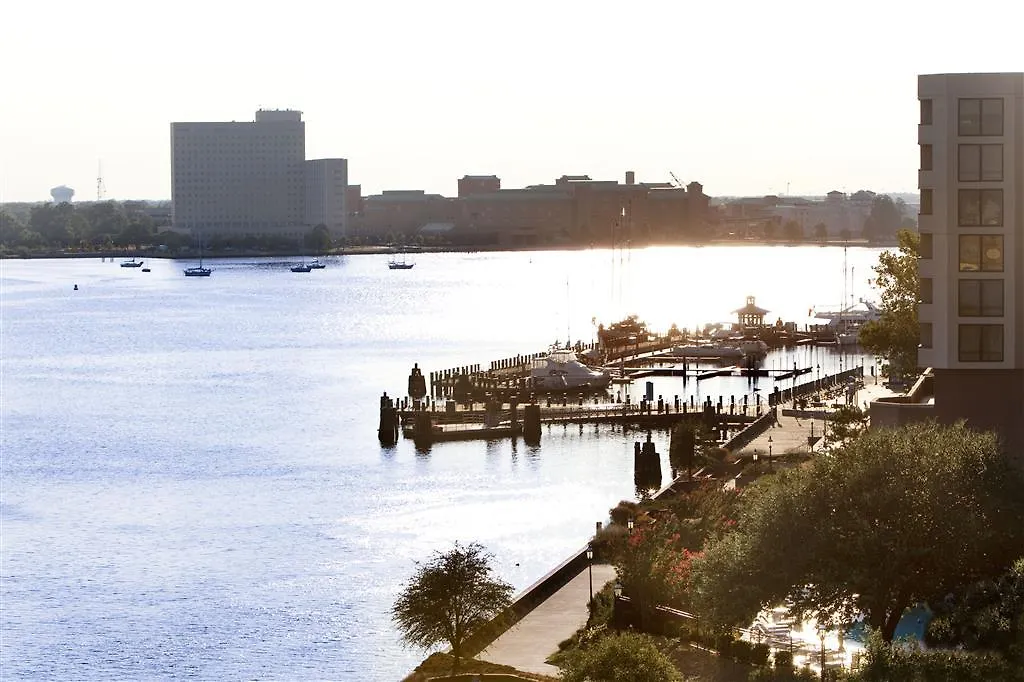 Sheraton Norfolk Waterside Hotel 4*,