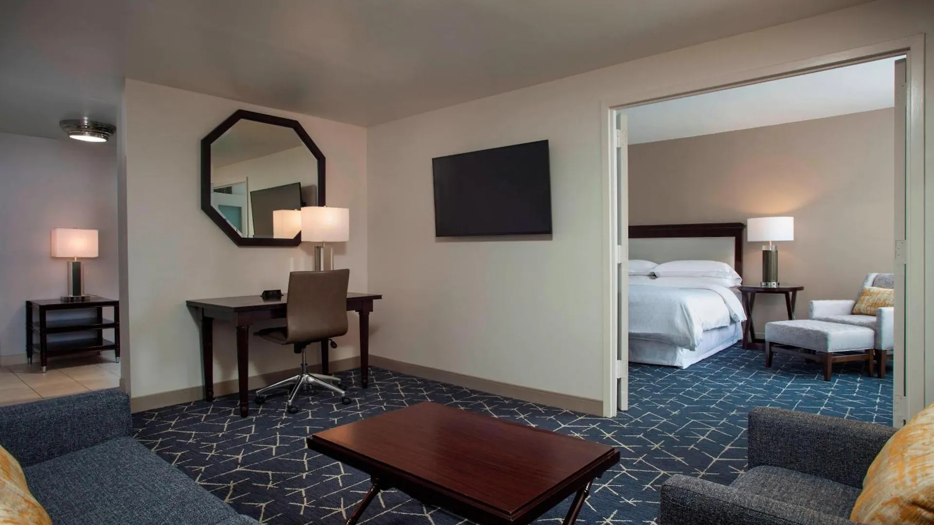 Sheraton Norfolk Waterside Hotel 4*,  United States