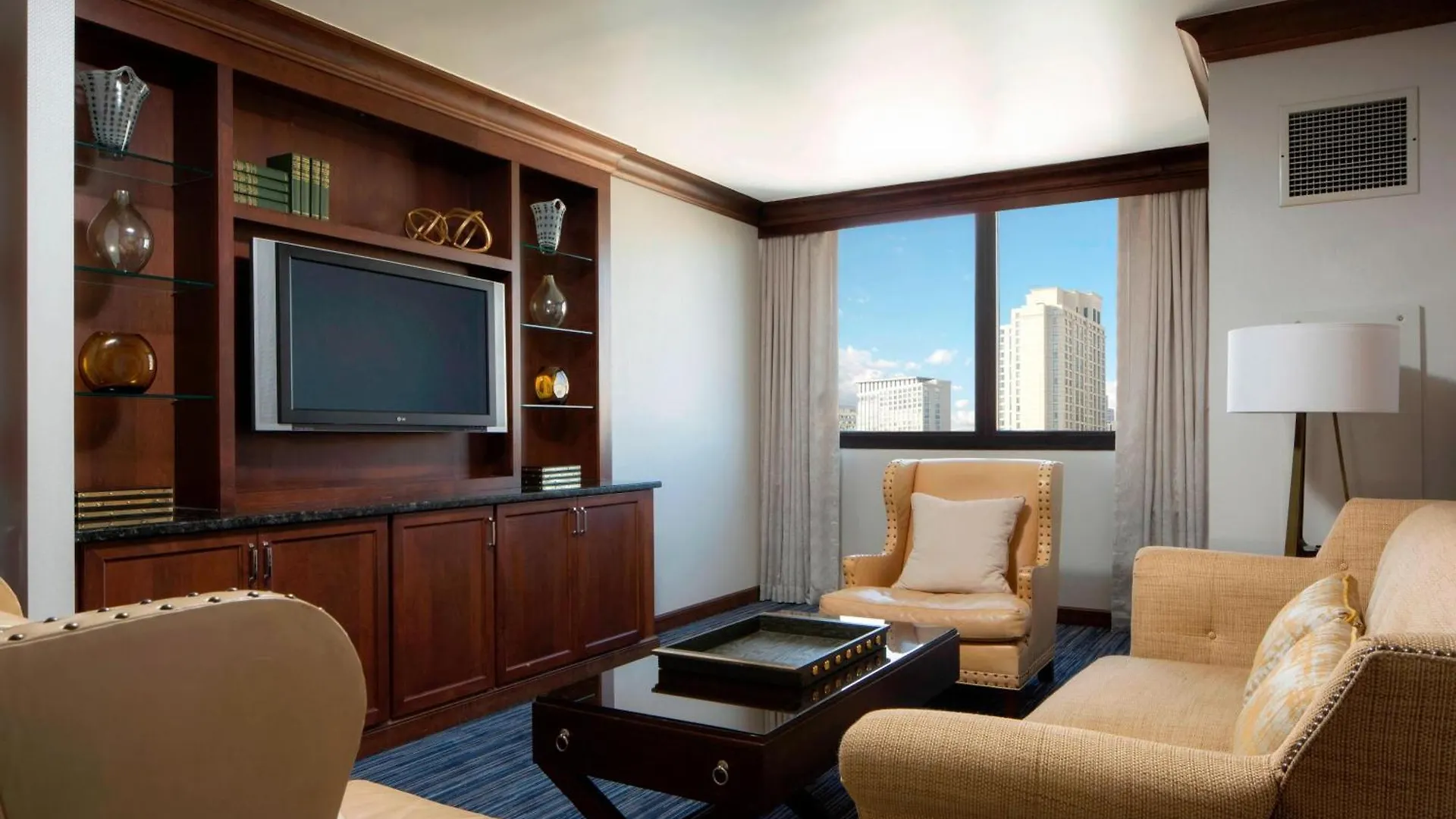 Sheraton Norfolk Waterside Hotel