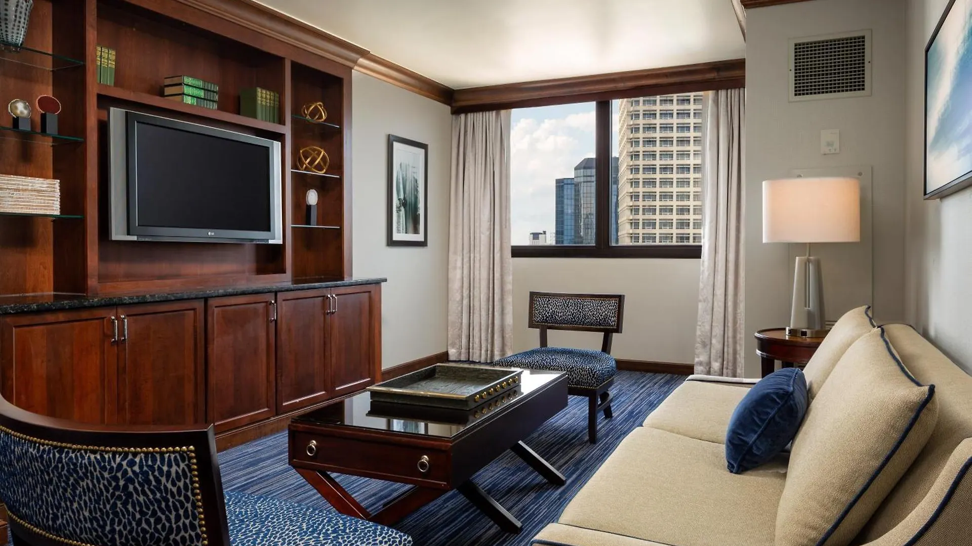 Sheraton Norfolk Waterside Hotel