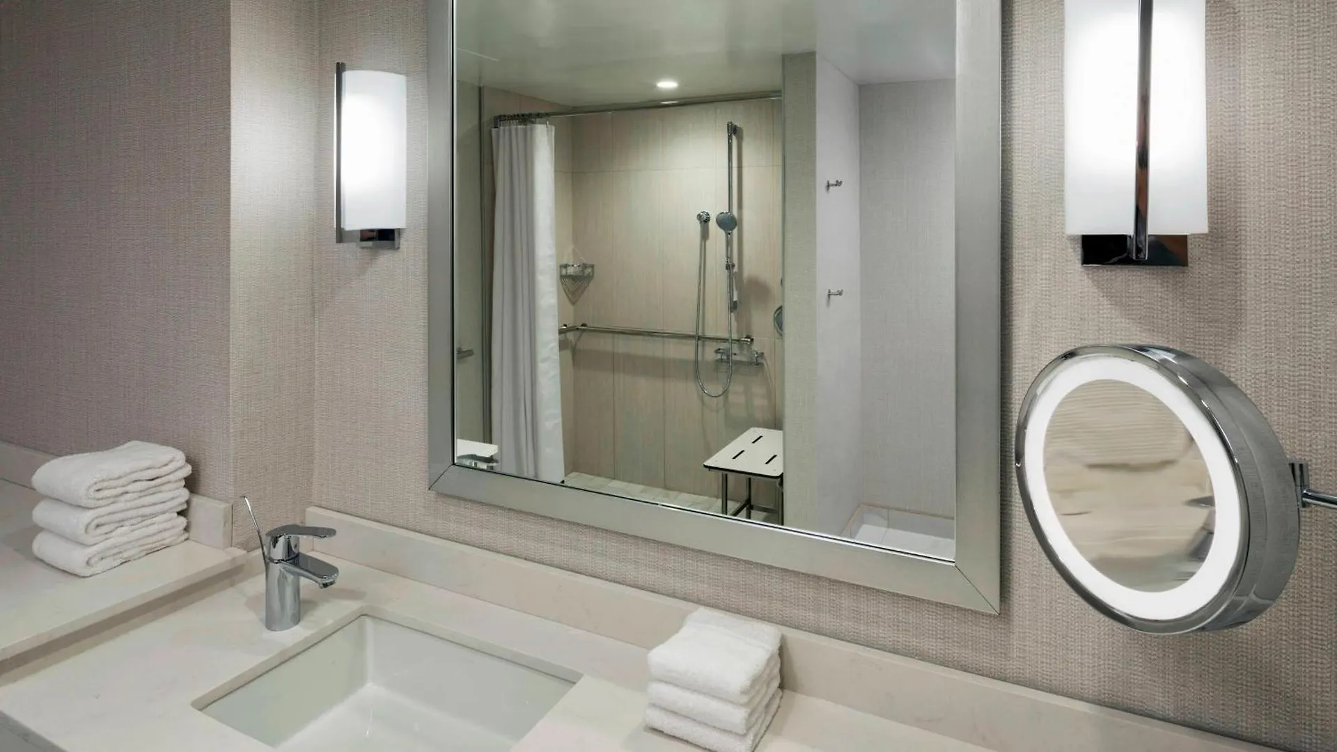 ****  Sheraton Norfolk Waterside Hotel United States