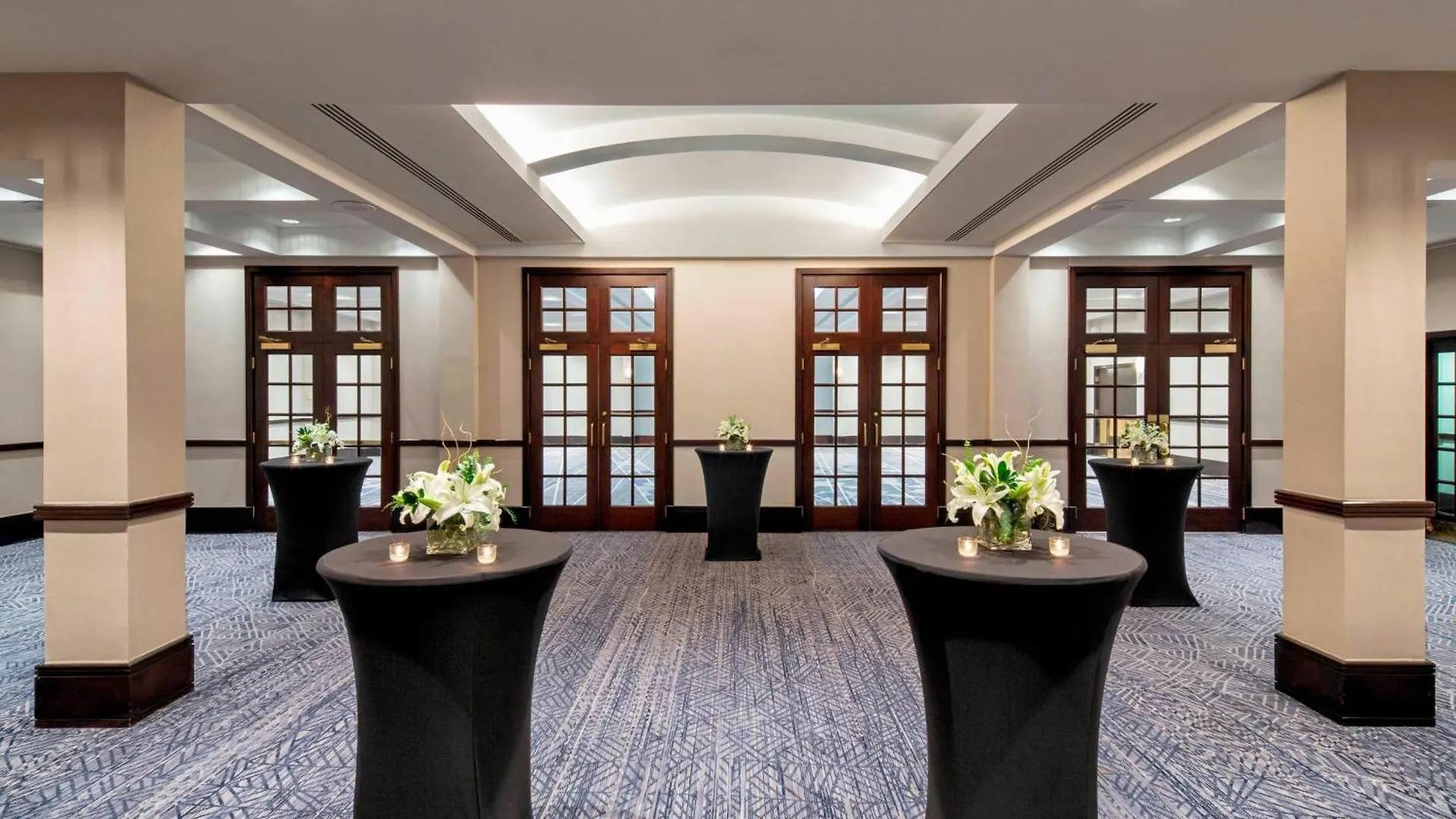 Sheraton Norfolk Waterside Hotel