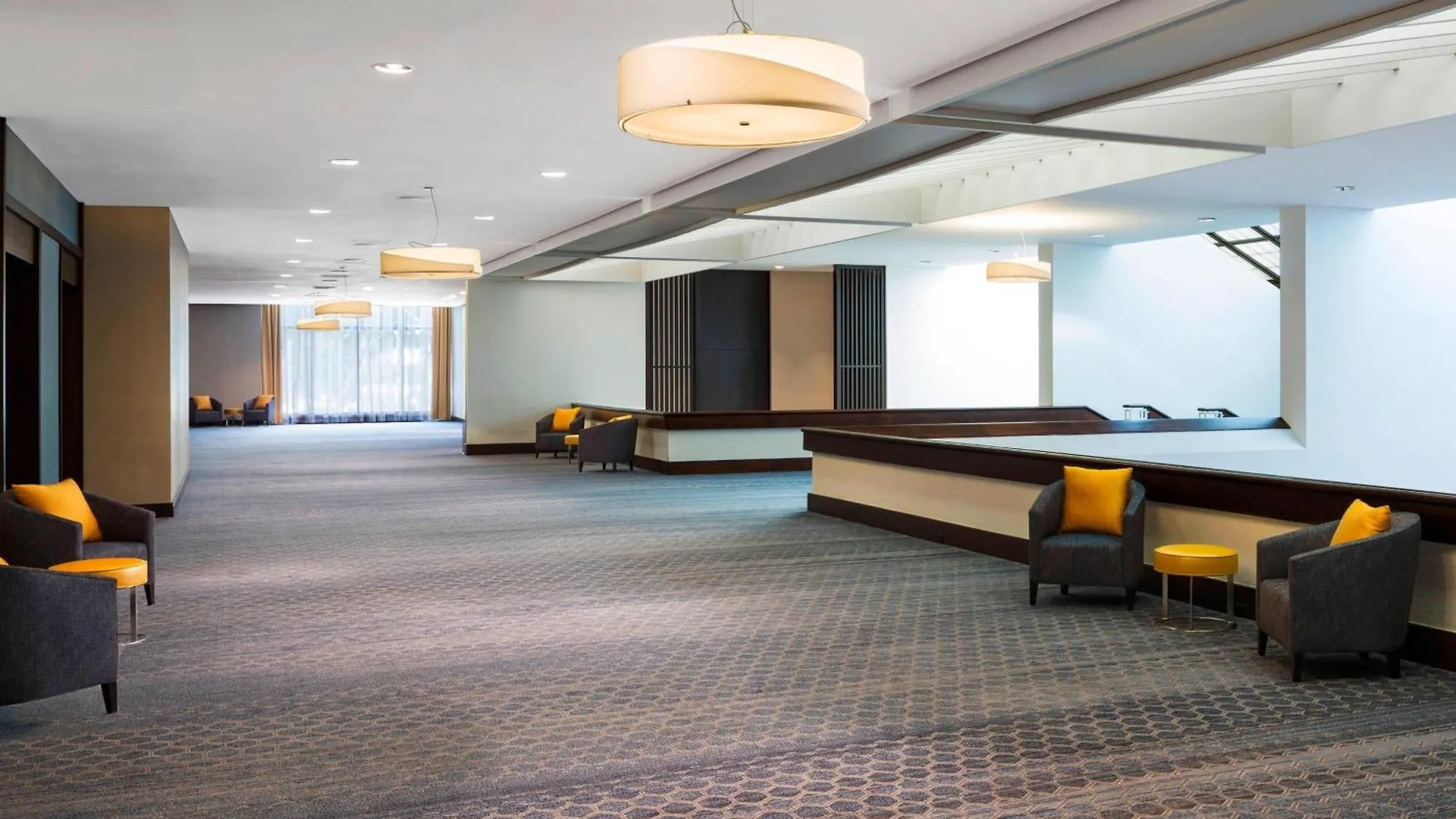 Sheraton Norfolk Waterside Hotel 4*,