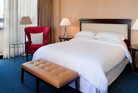 Sheraton Norfolk Waterside Hotel