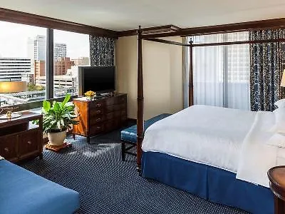 Sheraton Norfolk Waterside Hotel