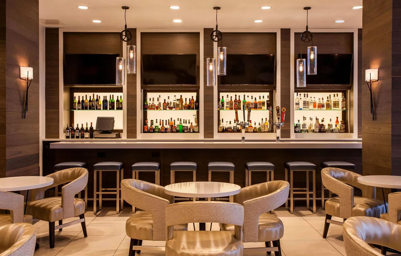 Sheraton Norfolk Waterside Hotel
